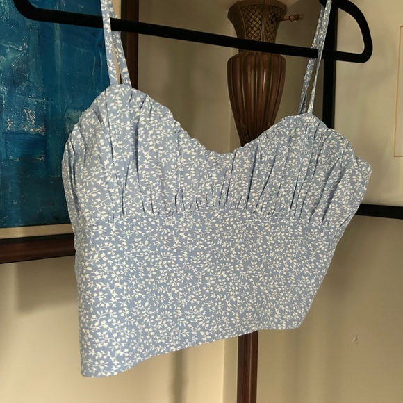 Princess Polly, blue and white floral cropped Cami top size 10 - Picture 3 of 3